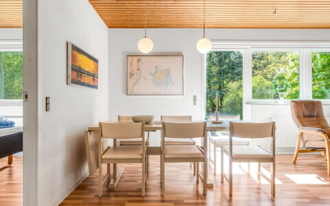 Ognen - 1.5Km from the Sea: Piscine, Mobilier De Jardin, Meubles, Recours, Dalle, Eco Hôtel, Ombre, Chaise, Loisir, Biens