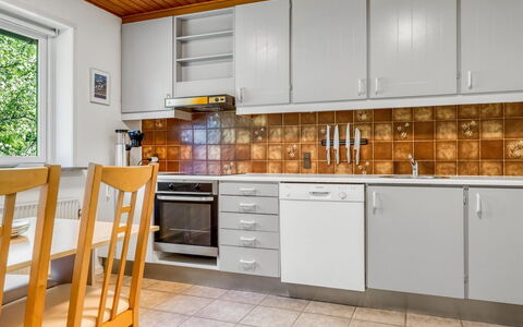 Ognen - 1.5Km from the Sea: Piscine, Mobilier De Jardin, Meubles, Recours, Dalle, Eco Hôtel, Ombre, Chaise, Loisir, Biens