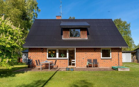Ognen - 1.5Km from the Sea: Piscine, Mobilier De Jardin, Meubles, Recours, Dalle, Eco Hôtel, Ombre, Chaise, Loisir, Biens