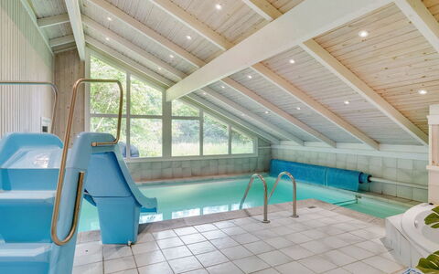 Lovis - 600M from the Sea: Design Intérieur, Plafond, Recours, Lit, Grenier, Linge, Hôtel, Conception, Literie, Chambre