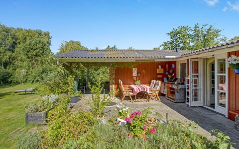 Hartvig - 800M from the Sea: Bois, Domicile, Porche, Plate-Forme, Dur, Toit, Tache De Bois, Parquet, Eco Hôtel