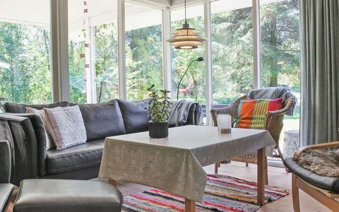Hartvig - 800M from the Sea: Meubles, Design Intérieur, Sol, Bois, Sol, Chaise, Plafond, Table, Salon, Éclairage