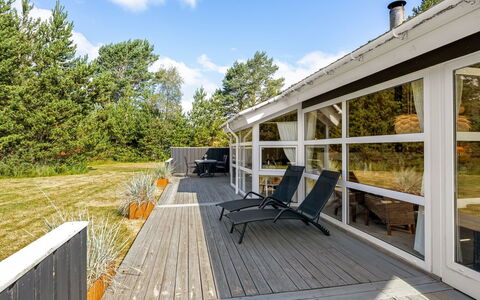 Friederike - 300M from the Sea: Bleu, Arbuste, Chalet, Couverture De Sol, Jardin, Biens, Ombre, Aménagement Paysager, Ferme, Eco Hôtel