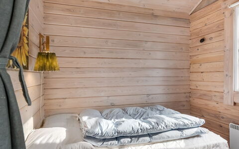 Tanas - 2Km from the Sea: Bois, Chambre, Meubles, Lit, Drap De Lit, Linge, Sol, Literie, Dur, Pièce