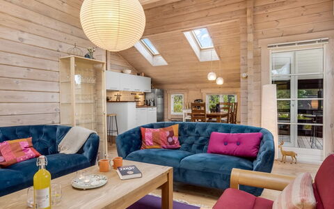Tanas - 2Km from the Sea: Meubles, Design Intérieur, Sol, Bois, Sol, Plafond, Pièce, Canapé, Salon, Domicile