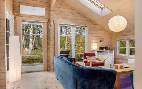 Tanas - 2Km from the Sea: Bois, Design Intérieur, Plafond, Domicile, Meubles, Pièce, Chalet, Salon, Dur, Canapé
