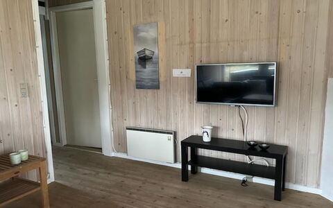 Eldmar - 500M from the Sea: Appartement, Ombre, Balcon, Chaise, Clôture, Mobilier De Jardin, Aluminium, Gazon Artificiel