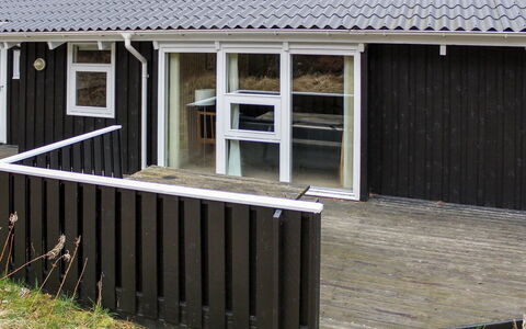 Eldmar - 500M from the Sea: Toit, Maison, Lot Terre, Domicile, Chalet, Biens, Batiments Jardin, Ombre, Cabane En Rondins, Aménagement Paysager