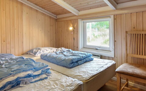 Eldmar - 500M from the Sea: Toit, Maison, Lot Terre, Domicile, Chalet, Biens, Batiments Jardin, Ombre, Cabane En Rondins, Aménagement Paysager