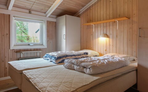 Eldmar - 500M from the Sea: Toit, Maison, Lot Terre, Domicile, Chalet, Biens, Batiments Jardin, Ombre, Cabane En Rondins, Aménagement Paysager