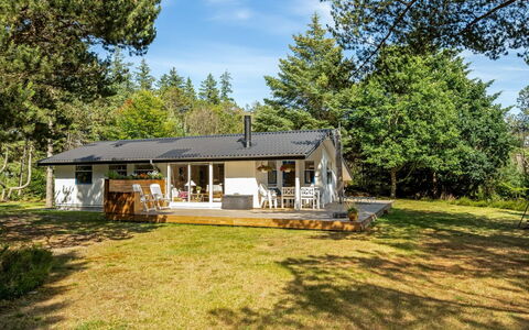 Hakan - 4Km from the Sea: Bleu, Arbuste, Chalet, Couverture De Sol, Jardin, Biens, Ombre, Aménagement Paysager, Ferme, Eco Hôtel