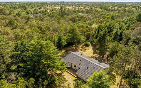 Hakan - 4Km from the Sea: Bleu, Arbuste, Chalet, Couverture De Sol, Jardin, Biens, Ombre, Aménagement Paysager, Ferme, Eco Hôtel