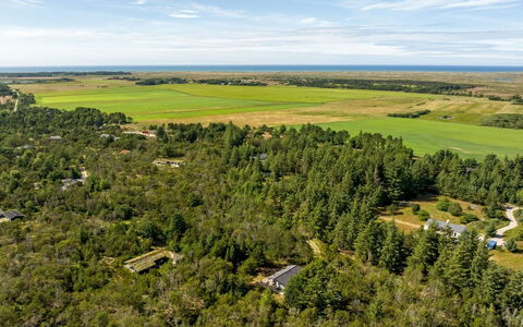 Hakan - 4Km from the Sea: Bleu, Arbuste, Chalet, Couverture De Sol, Jardin, Biens, Ombre, Aménagement Paysager, Ferme, Eco Hôtel