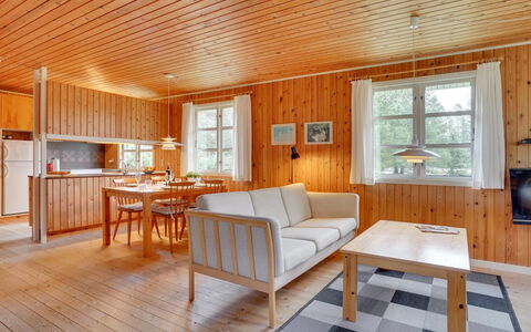 Gizelle - 1.5Km from the Sea: Maison, Domicile, Chalet, Biens, Cour, Ferme, Siding, Batiments Jardin, Porche