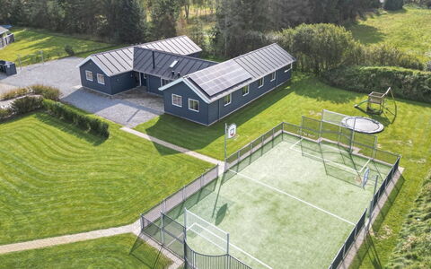 Sinikka - 350M from the Sea: Bois, Domicile, Porche, Plate-Forme, Dur, Toit, Tache De Bois, Parquet, Eco Hôtel