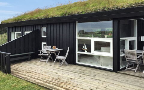 Gerulf - 600M from the Sea: Bleu, Arbuste, Chalet, Couverture De Sol, Jardin, Biens, Ombre, Aménagement Paysager, Ferme, Eco Hôtel