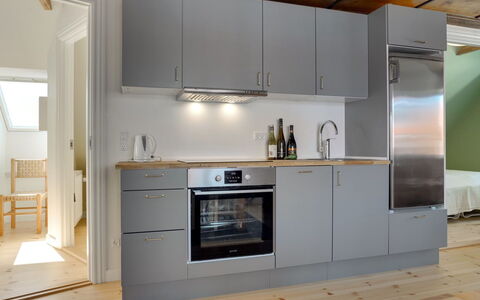 Liina - 200M from the Sea: Cuisine, Appareil De Cuisine, Sol, Comptoir, Cabinetry, Principaux Appliance, Bois, Design Intérieur, Sol, Meubles