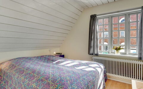 Amila - 425M from the Sea: Bois, Design Intérieur, Sol, Sol, Plafond, Chambre, Lit, Meubles, Appartement, Parquet