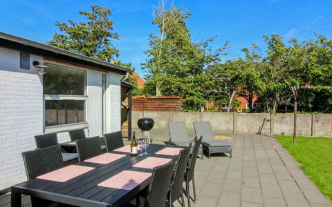 Kælle - 500M from the Sea: Meubles, Mobilier De Jardin, Domicile, Ombre, Chaise, Tableau De Plein Air, Jardin, Patio, Table Cuisine Et Salle A Manger, Plate-Forme