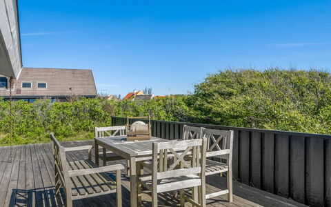 Märta - 300M from the Sea: Bois, Planche, Dur, Plate-Forme, Boardwalk, Balustrade, Parquet, Balcon, Porche, Ombre