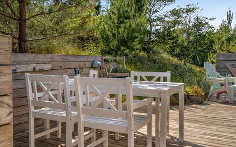 Thorkil - 800M from the Sea: Meubles, Design Intérieur, Sol, Bois, Sol, Plafond, Parquet, Chaise, Table, Éclairage