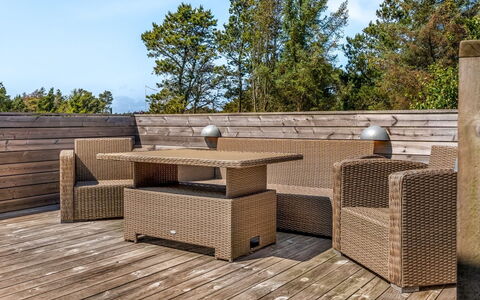 Thorkil - 800M from the Sea: Meubles, Design Intérieur, Sol, Bois, Sol, Plafond, Parquet, Chaise, Table, Éclairage