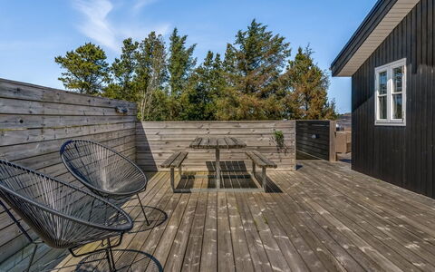 Thorkil - 800M from the Sea: Meubles, Design Intérieur, Sol, Bois, Sol, Plafond, Parquet, Chaise, Table, Éclairage