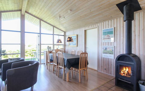 Terttu - 300M from the Sea: Bois, Porche, Porte, Chalet, Dur, Plafond, Tache De Bois, Planche, Plate-Forme, Conception