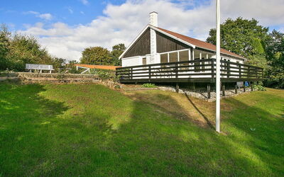 Melina - 100M from the Sea