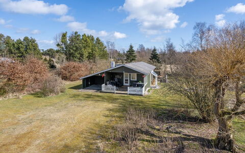 Cordelia - 400M from the Sea: Piscine, Mobilier De Jardin, Meubles, Recours, Dalle, Eco Hôtel, Ombre, Chaise, Loisir, Biens