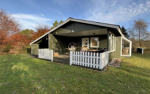Cordelia - 400M from the Sea: Piscine, Mobilier De Jardin, Meubles, Recours, Dalle, Eco Hôtel, Ombre, Chaise, Loisir, Biens