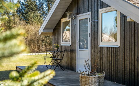 Aderice - 1Km from the Sea: Meubles, Design Intérieur, Sol, Bois, Sol, Plafond, Parquet, Chaise, Table, Éclairage
