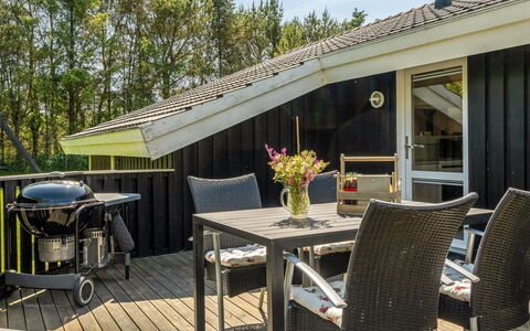 Vilmar - 1.2Km from the Sea: Meubles, Design Intérieur, Sol, Bois, Sol, Plafond, Parquet, Chaise, Table, Éclairage