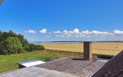 Spase - 250M to the Fjord: Toit, Maison, Domicile, Chalet, Siding, Biens, Allée, Batiments Jardin, Cour, Cabanon