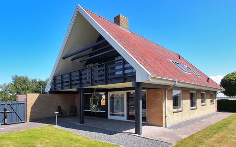 Spase - 250M to the Fjord: Toit, Domicile, Chalet, Siding, Biens, Ombre, Allée, Ferme, Daylighting