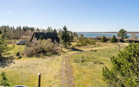 Lefke - 400M to the Fjord: Architecture, Toit, Domicile, Composite, Daylighting, Siding, Allée