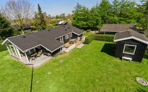 Evamaria - 350M from the Sea: Maison, Domicile, Toit, Chalet, Biens, Aménagement Paysager, Batiments Jardin, Siding, Ferme