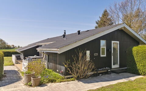 Evamaria - 350M from the Sea: Maison, Domicile, Toit, Chalet, Biens, Aménagement Paysager, Batiments Jardin, Siding, Ferme