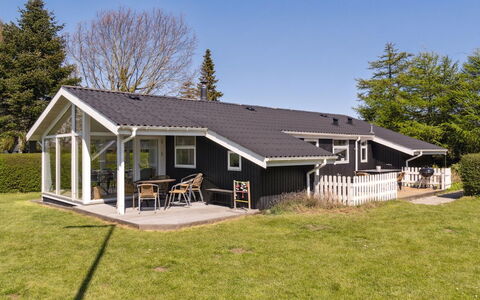 Evamaria - 350M from the Sea: Maison, Domicile, Toit, Chalet, Biens, Aménagement Paysager, Batiments Jardin, Siding, Ferme