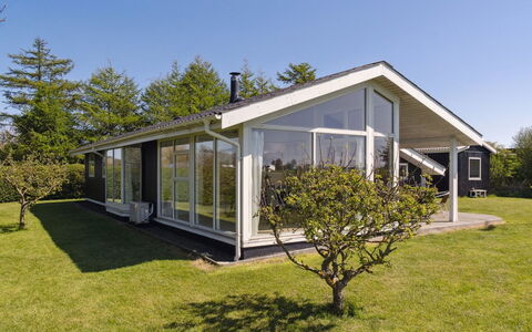 Evamaria - 350M from the Sea: Maison, Domicile, Toit, Chalet, Biens, Aménagement Paysager, Batiments Jardin, Siding, Ferme
