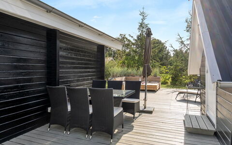Botwith - 400M from the Sea: Piscine, Mobilier De Jardin, Meubles, Recours, Dalle, Eco Hôtel, Ombre, Chaise, Loisir, Biens
