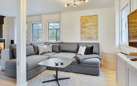 Corina - 100M from the Sea: Meubles, Design Intérieur, Sol, Bois, Sol, Plafond, Parquet, Chaise, Table, Éclairage