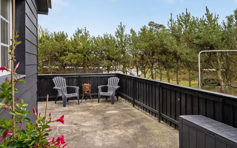 Corina - 100M from the Sea: Meubles, Design Intérieur, Sol, Bois, Sol, Plafond, Parquet, Chaise, Table, Éclairage