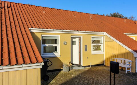 Oddi - 900M from the Sea: Bois, Domicile, Porche, Plate-Forme, Dur, Toit, Tache De Bois, Parquet, Eco Hôtel