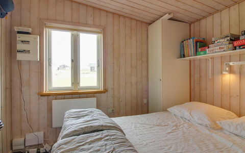 Adi - 75M from the Sea: Meubles, Design Intérieur, Chaise, Sol, Table, Recours, Sol, Plafond, Pièce, Eco Hôtel