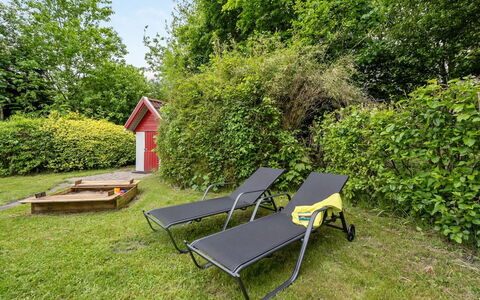 Corinna - 28Km from the Sea: Meubles, Design Intérieur, Chaise, Sol, Table, Recours, Sol, Plafond, Pièce, Eco Hôtel