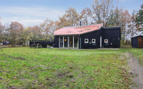 Amanda - 30Km from the Sea: Herbe, Maison, Toit, Domicile, Chalet, Lot Terre, Zone Rurale, Porte, Ferme, Cabanon