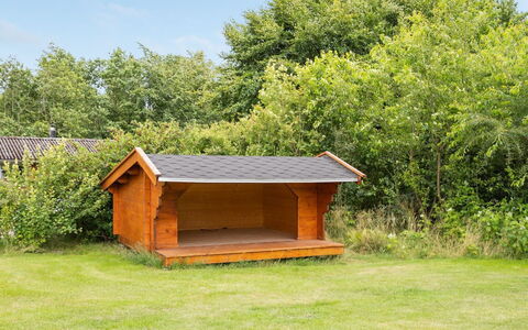 Thorolf - 30Km from the Sea: Piscine, Mobilier De Jardin, Meubles, Recours, Dalle, Eco Hôtel, Ombre, Chaise, Loisir, Biens