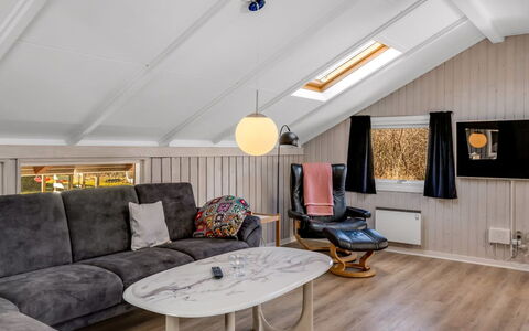 Thorolf - 30Km from the Sea: Piscine, Mobilier De Jardin, Meubles, Recours, Dalle, Eco Hôtel, Ombre, Chaise, Loisir, Biens