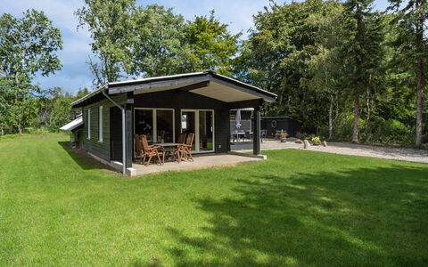 Hedwig - 30Km from the Sea: Meubles, Design Intérieur, Chaise, Sol, Table, Recours, Sol, Plafond, Pièce, Eco Hôtel